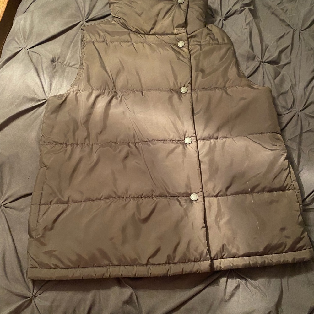 Liz Claiborne puffer vest size large